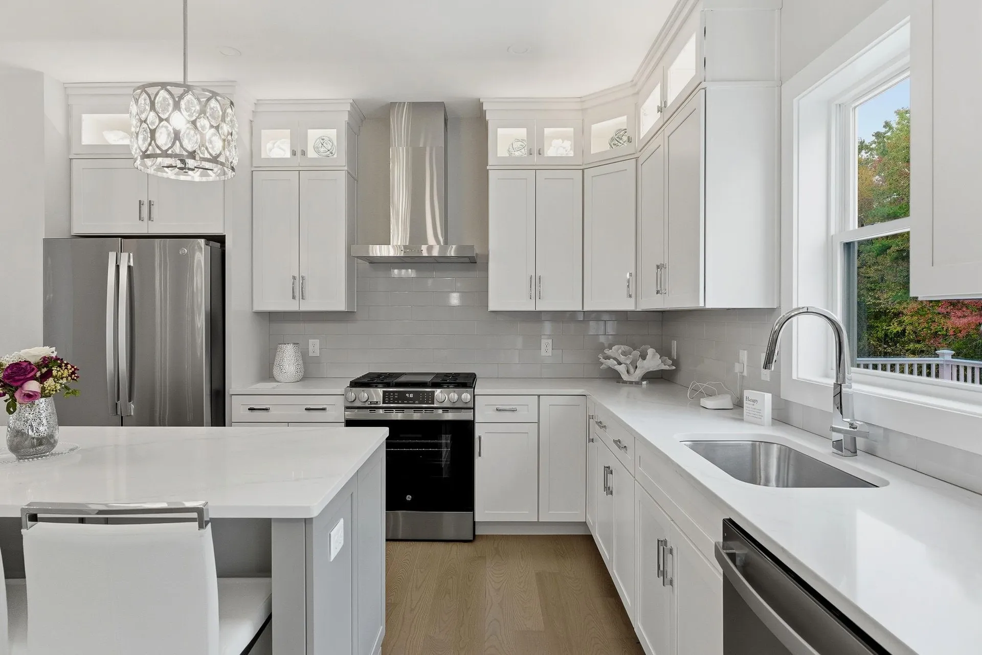 5 Elise Avenue Londonderry NH 03053