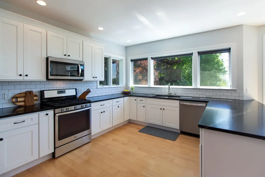 16 Turtle Bay Lane South Hero VT 05486