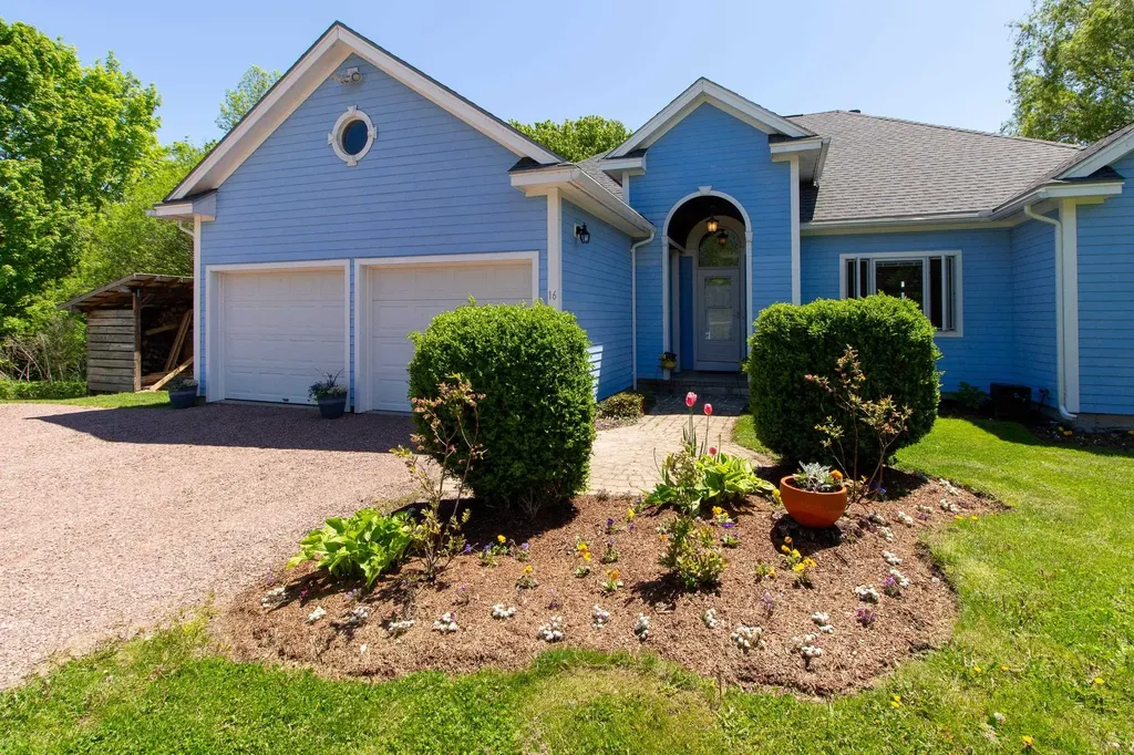 16 Turtle Bay Lane South Hero VT 05486