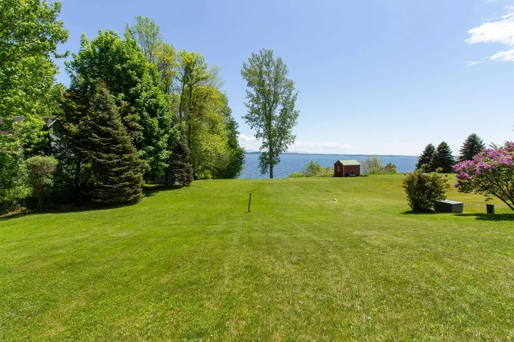 16 Turtle Bay Lane South Hero VT 05486