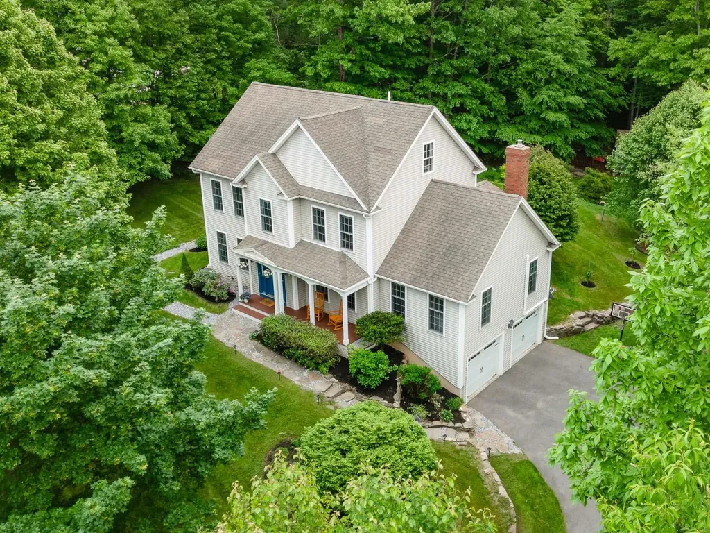 31 Robinson Street Brentwood NH 03833