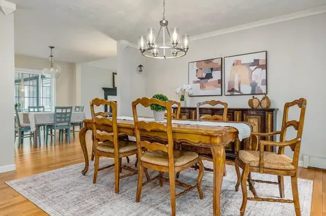 31 Robinson Street Brentwood NH 03833