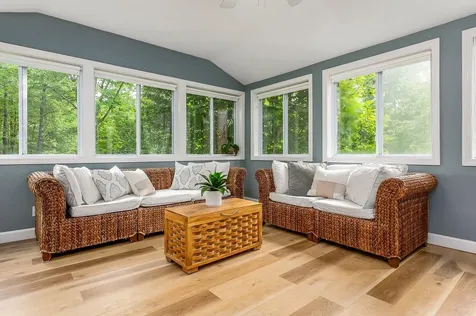 31 Robinson Street Brentwood NH 03833