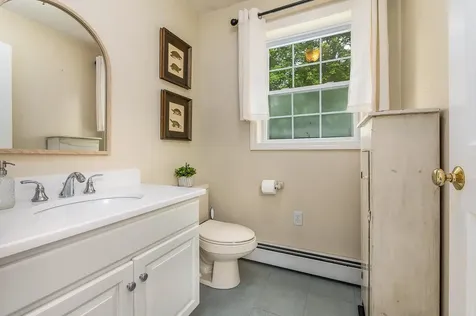 31 Robinson Street Brentwood NH 03833