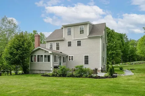 31 Robinson Street Brentwood NH 03833
