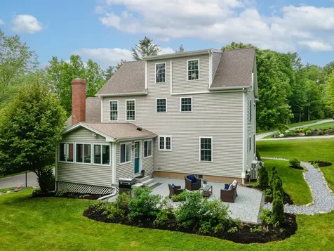31 Robinson Street Brentwood NH 03833