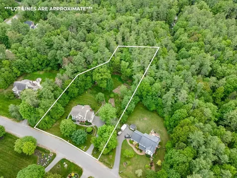 31 Robinson Street Brentwood NH 03833