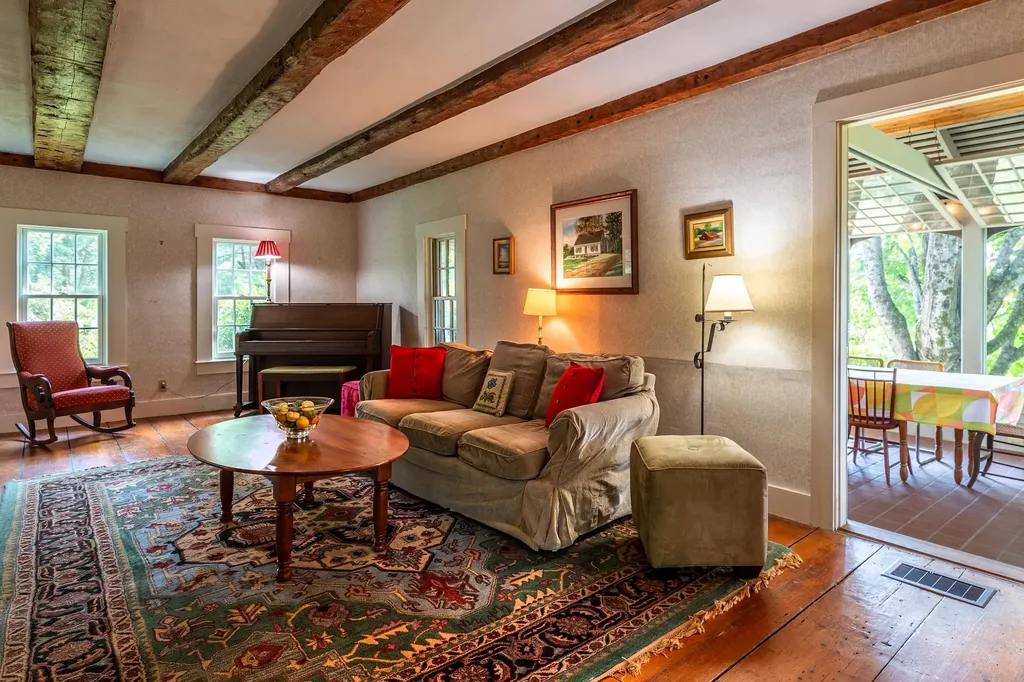 732 Under The Mountain Road Londonderry VT 05155