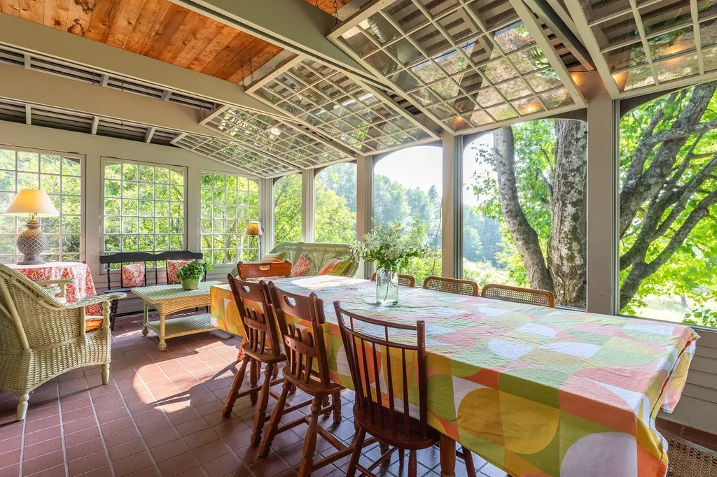 732 Under The Mountain Road Londonderry VT 05155