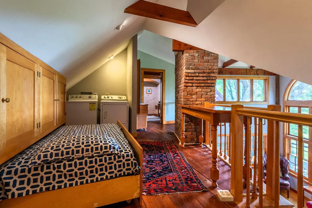 732 Under The Mountain Road Londonderry VT 05155