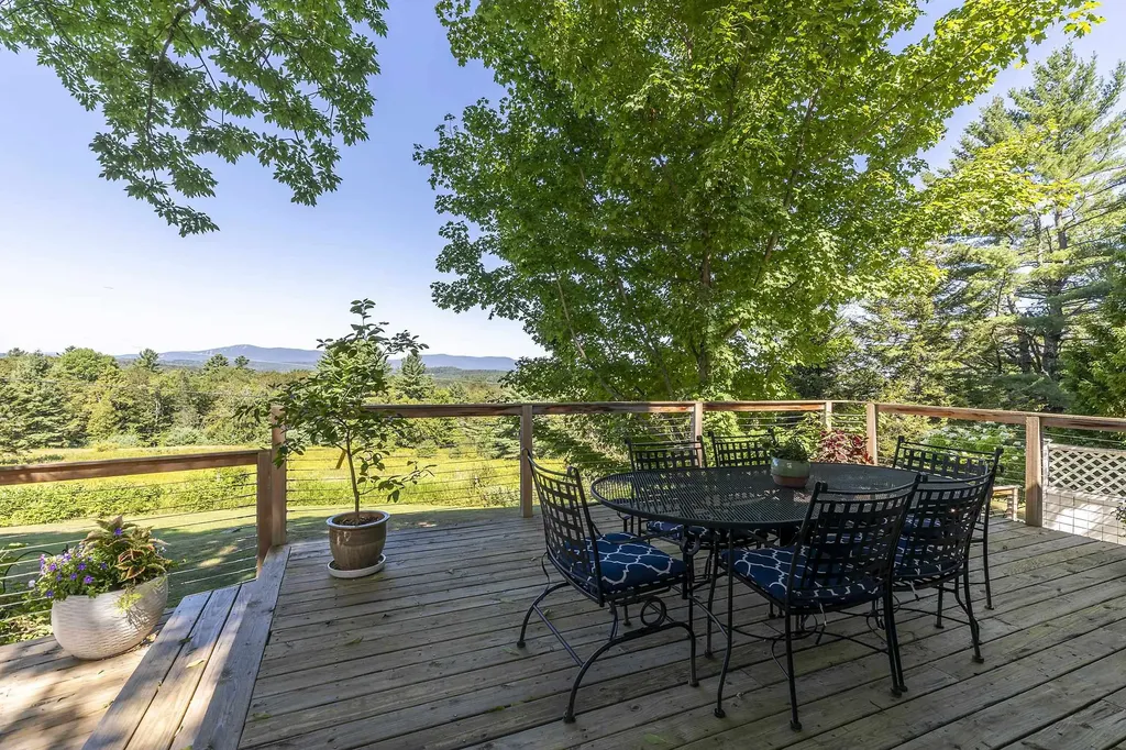 732 Under The Mountain Road Londonderry VT 05155