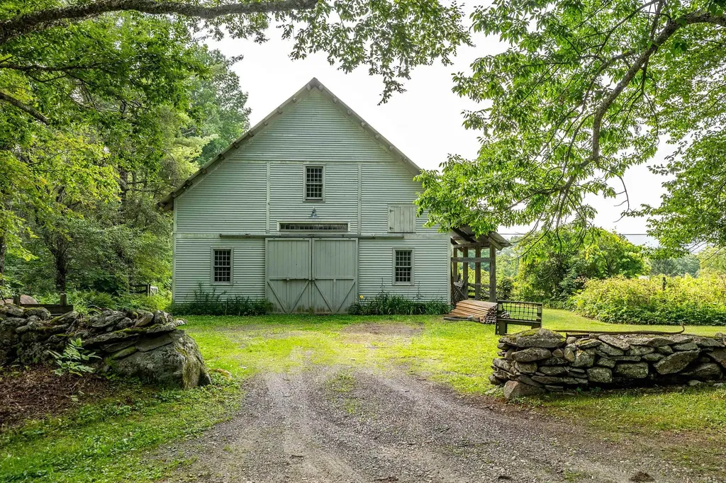732 Under The Mountain Road Londonderry VT 05155