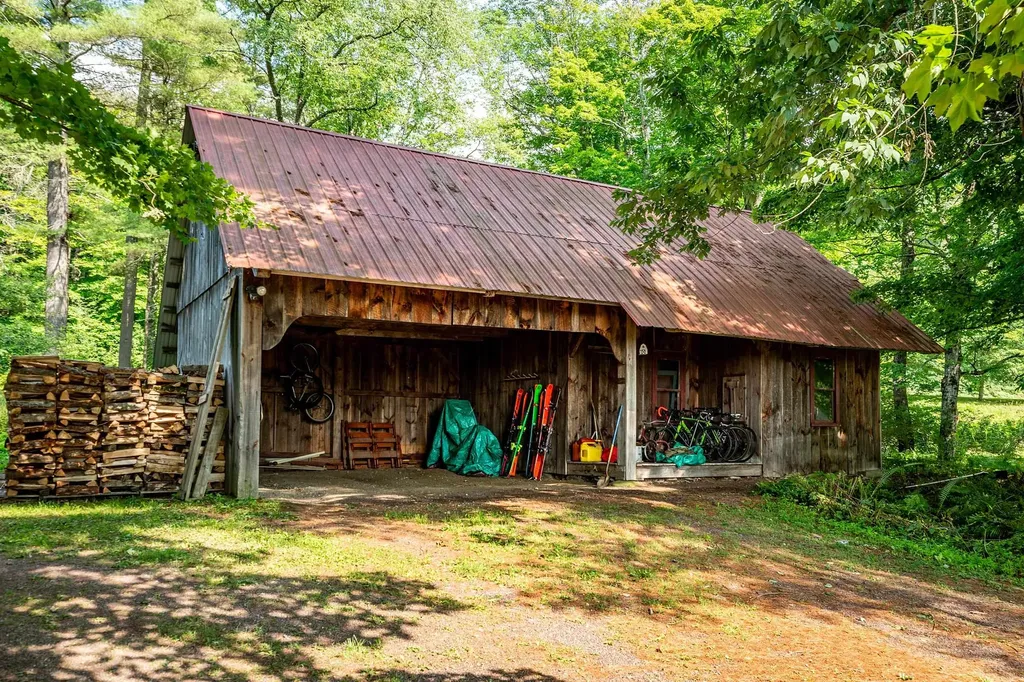 732 Under The Mountain Road Londonderry VT 05155