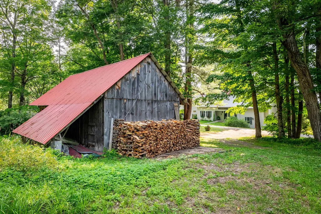 732 Under The Mountain Road Londonderry VT 05155
