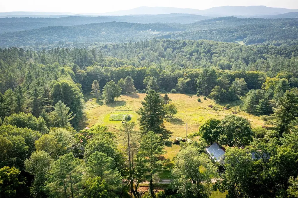 732 Under The Mountain Road Londonderry VT 05155