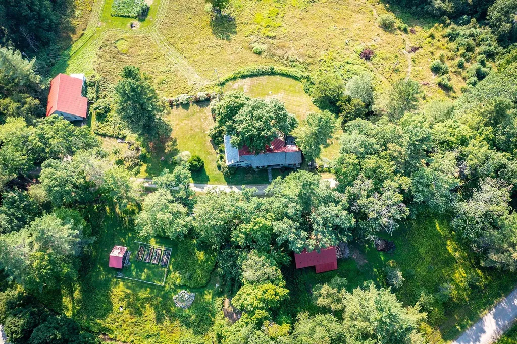 732 Under The Mountain Road Londonderry VT 05155