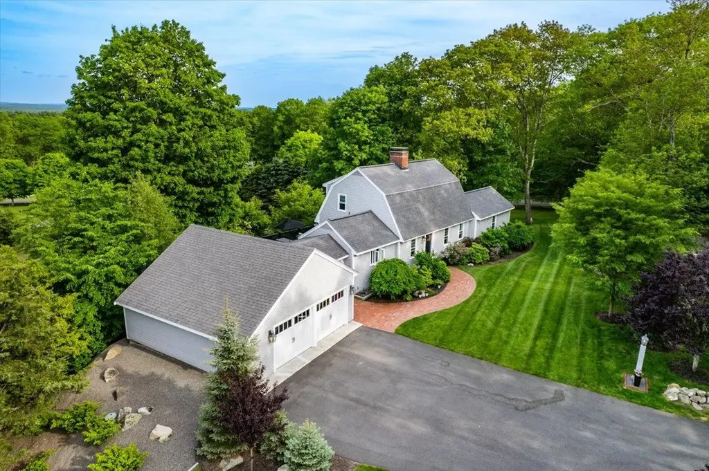 19 Green Road Amherst NH 03031