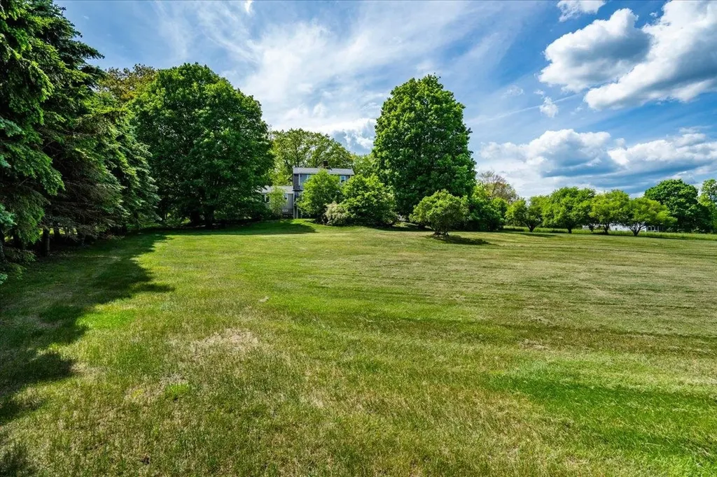 19 Green Road Amherst NH 03031
