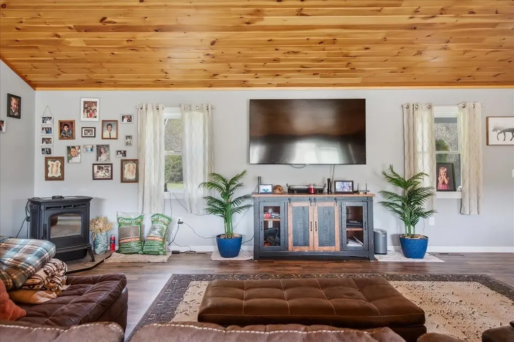 1595 Steele Hill Road Roxbury VT 05669