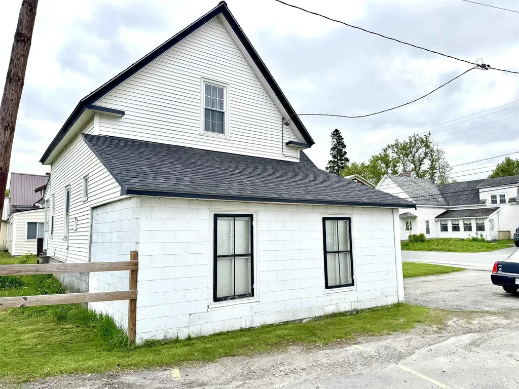 15 Park Street Colebrook NH 03576