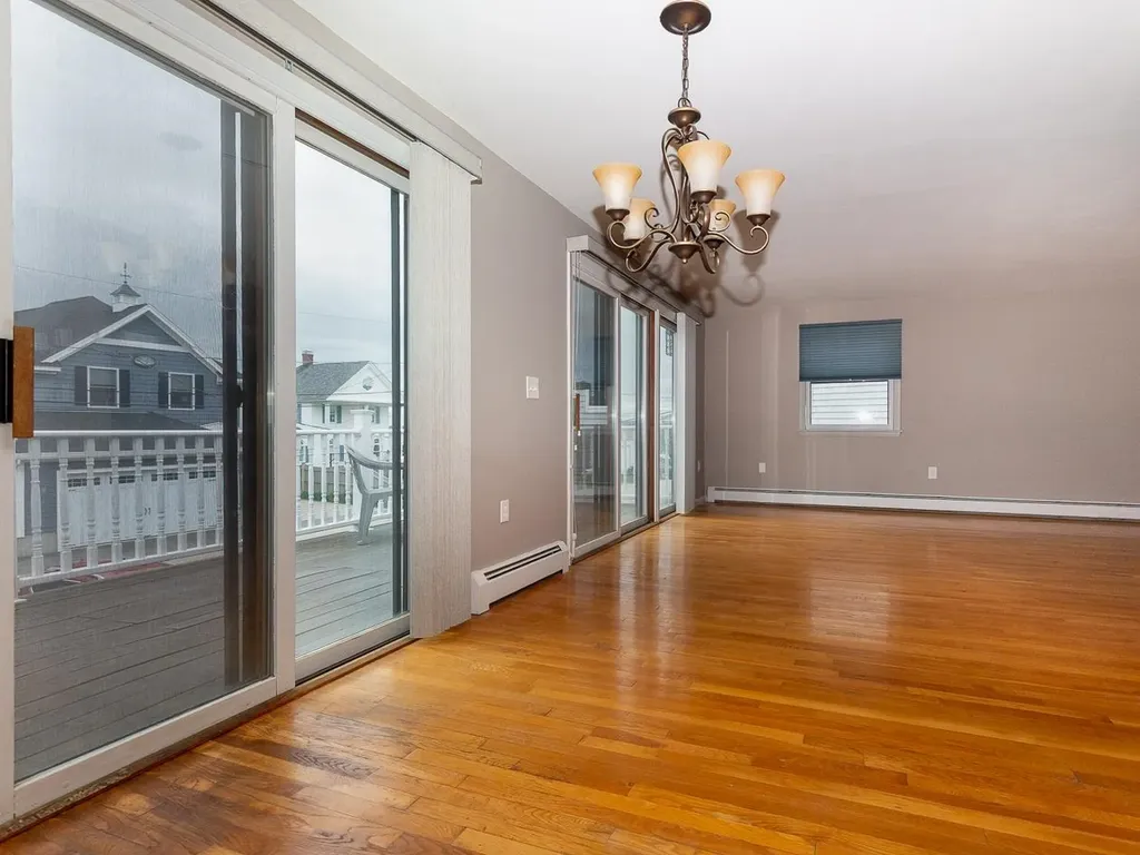 31 Cliff Avenue Hampton NH 03842