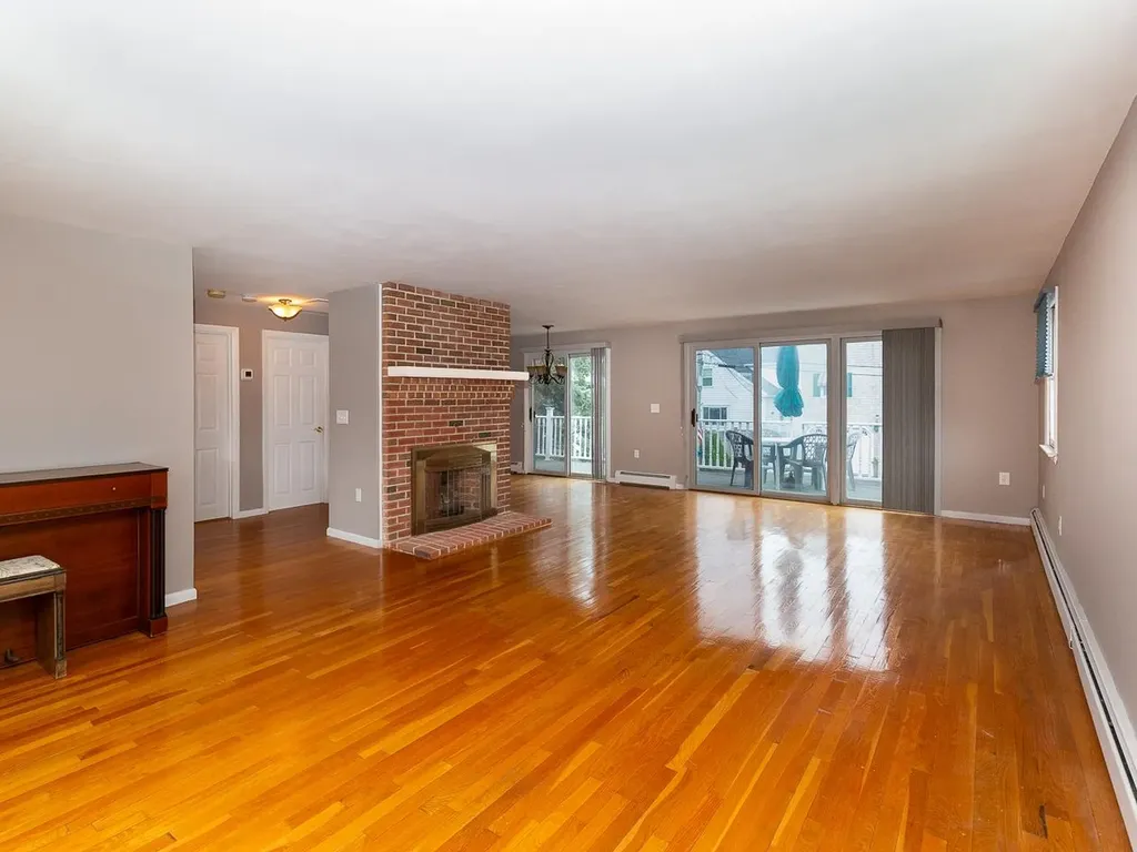 31 Cliff Avenue Hampton NH 03842