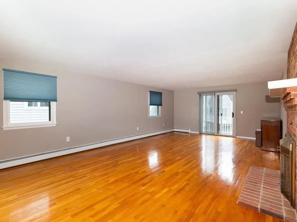 31 Cliff Avenue Hampton NH 03842