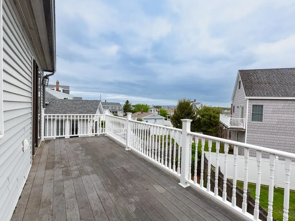 31 Cliff Avenue Hampton NH 03842