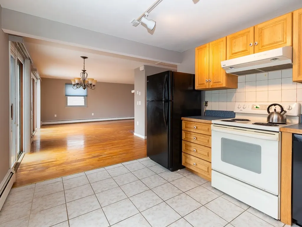 31 Cliff Avenue Hampton NH 03842