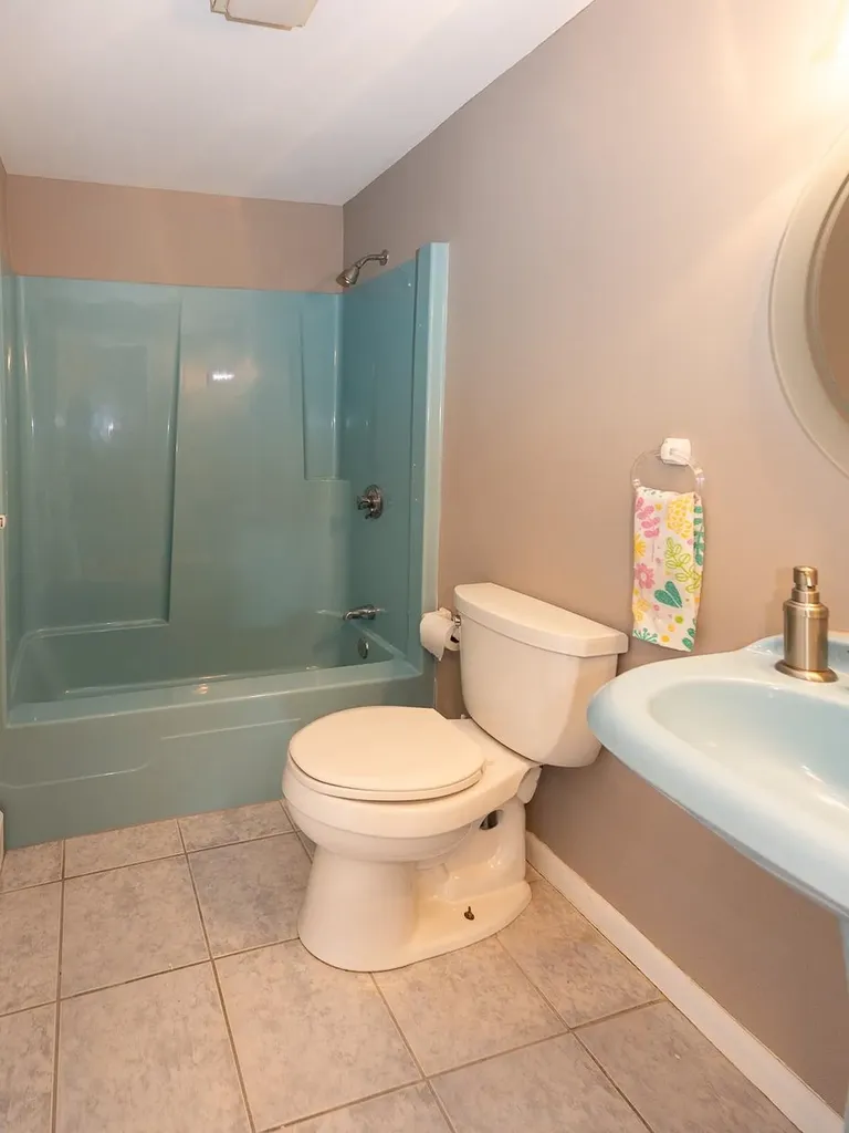 31 Cliff Avenue Hampton NH 03842