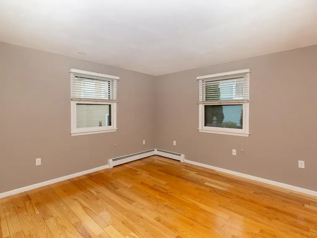 31 Cliff Avenue Hampton NH 03842