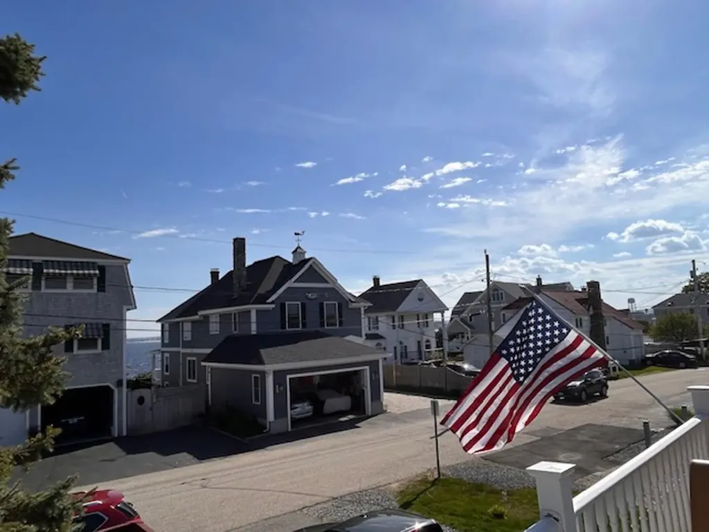 31 Cliff Avenue Hampton NH 03842