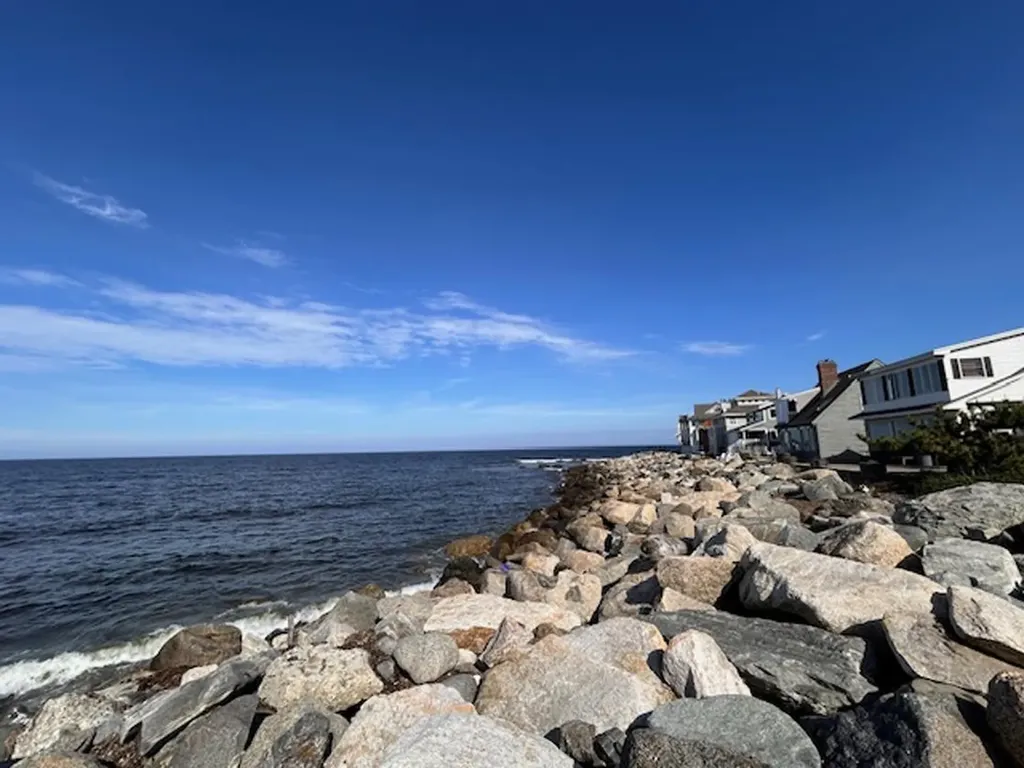 31 Cliff Avenue Hampton NH 03842