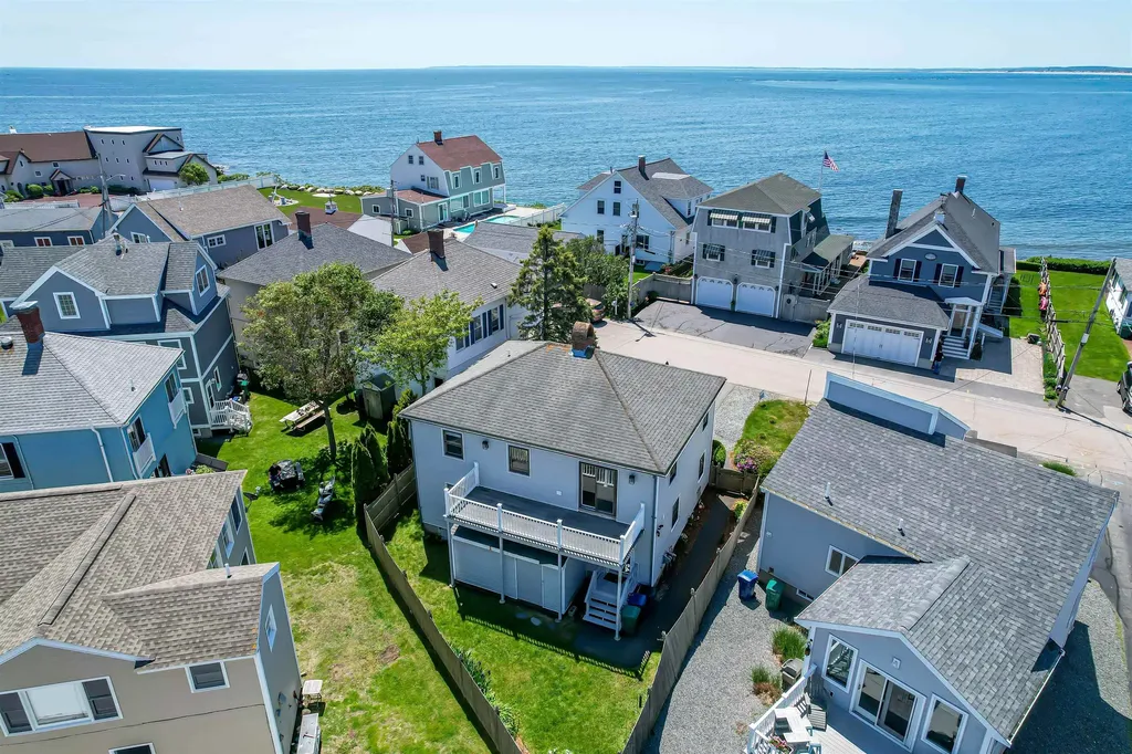 31 Cliff Avenue Hampton NH 03842