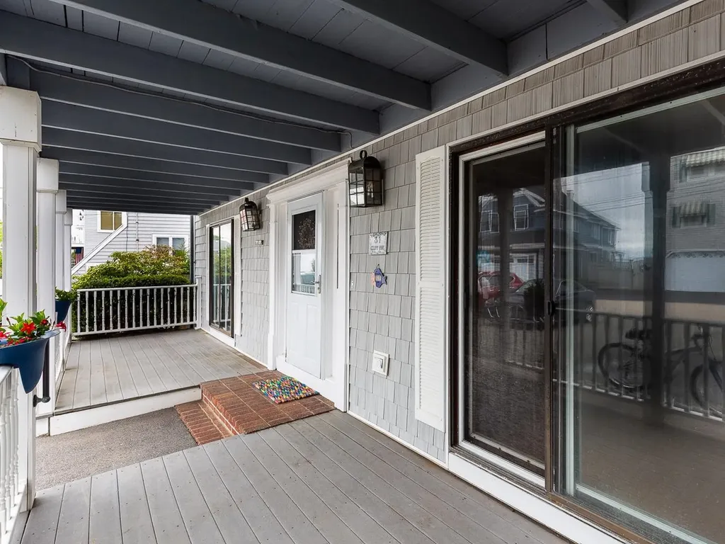 31 Cliff Avenue Hampton NH 03842