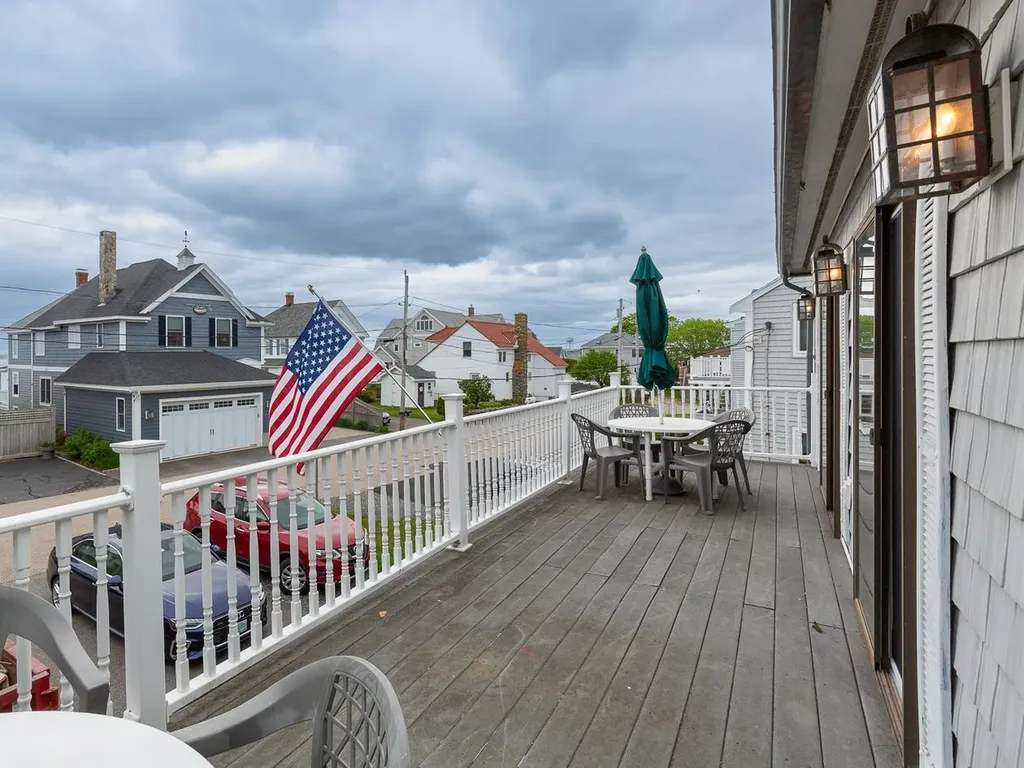 31 Cliff Avenue Hampton NH 03842