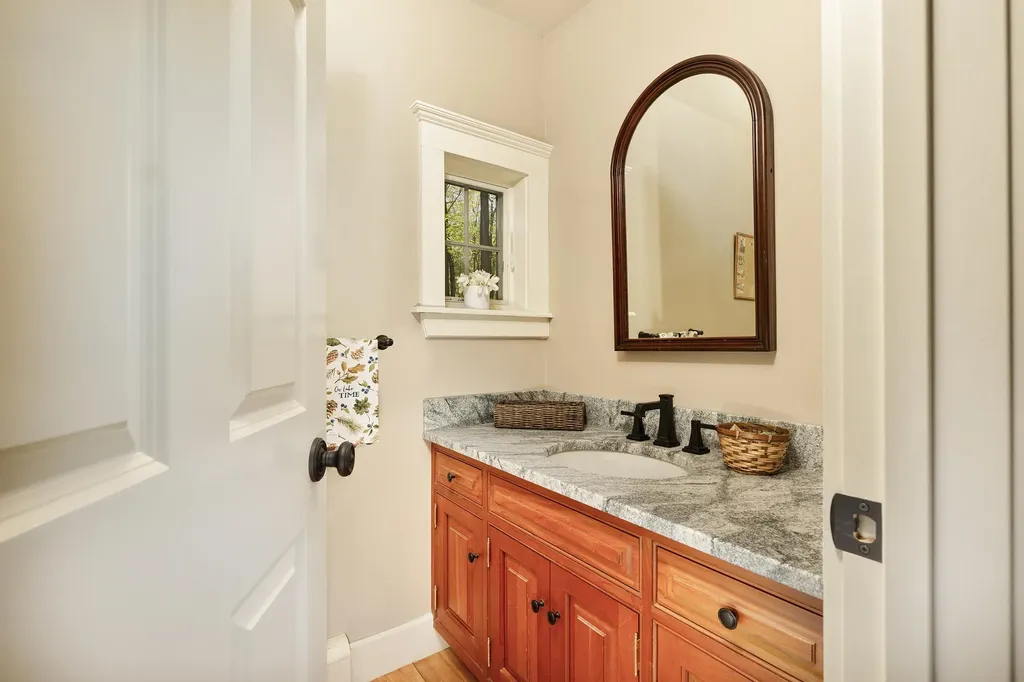 20 Edgemont Landing Road Newbury NH 03255