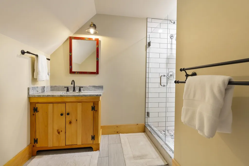 20 Edgemont Landing Road Newbury NH 03255