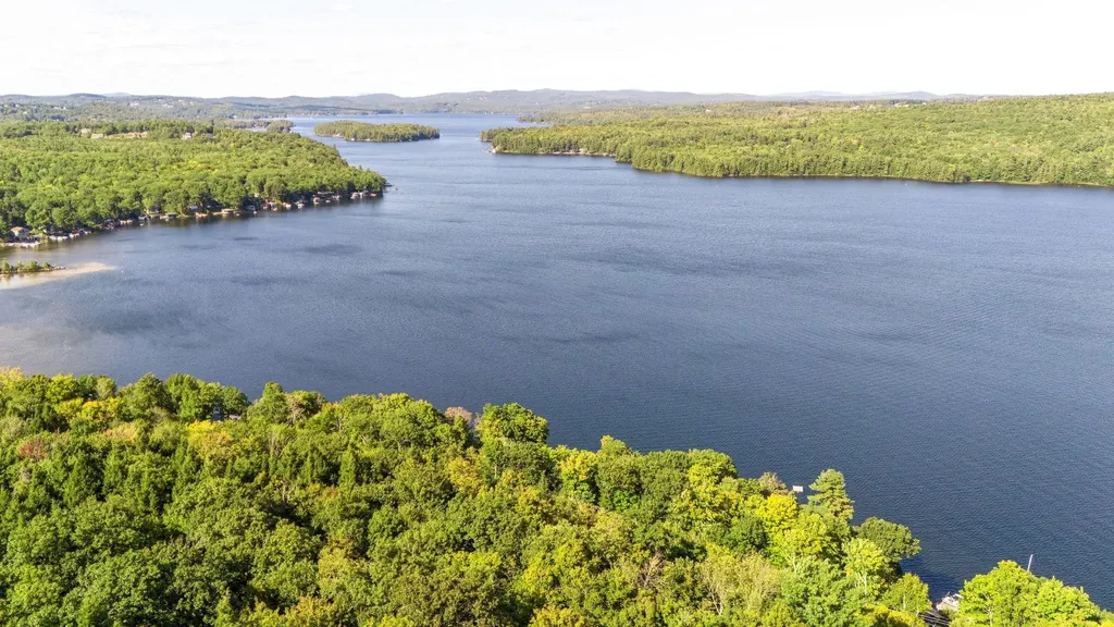 20 Edgemont Landing Road Newbury NH 03255