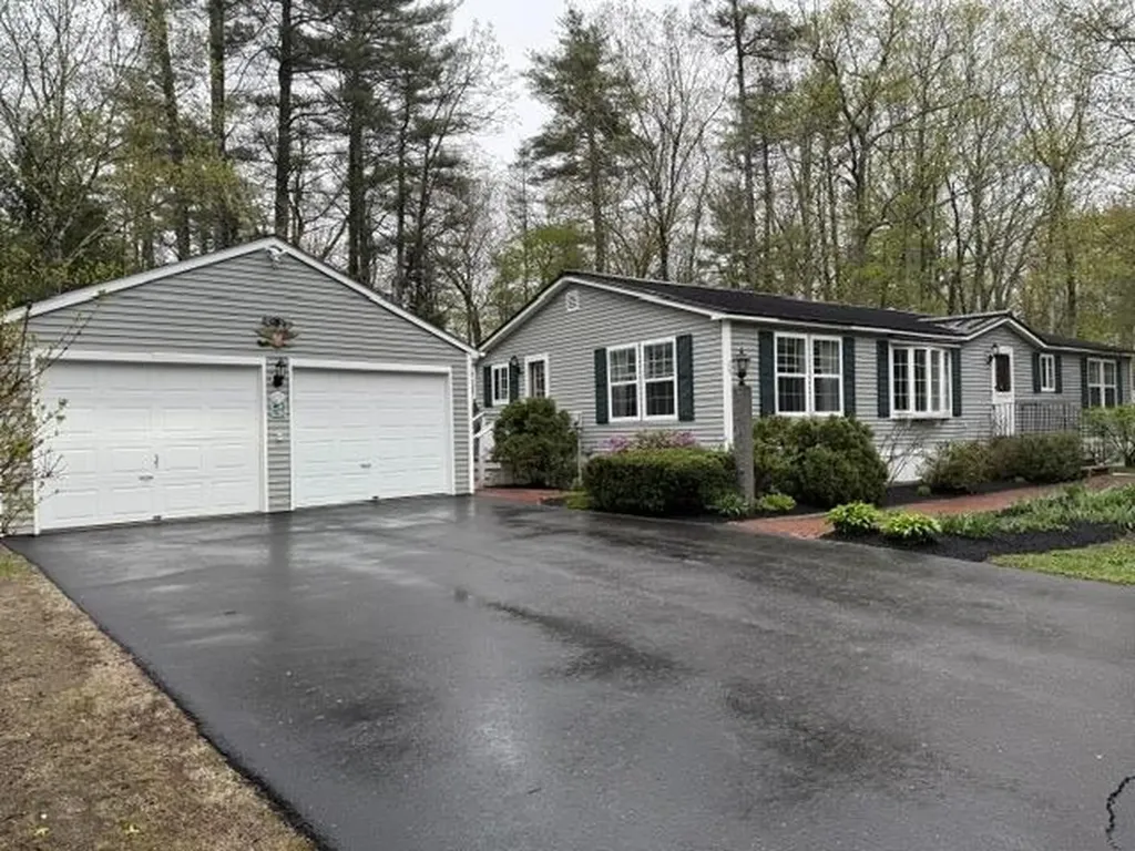 25 Harvey Brook Road Wolfeboro NH 03894