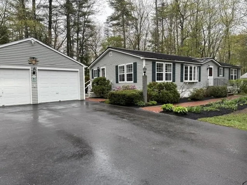 25 Harvey Brook Road Wolfeboro NH 03894