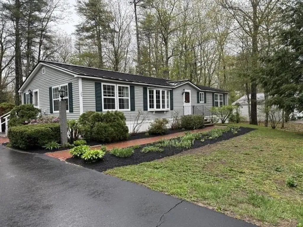 25 Harvey Brook Road Wolfeboro NH 03894