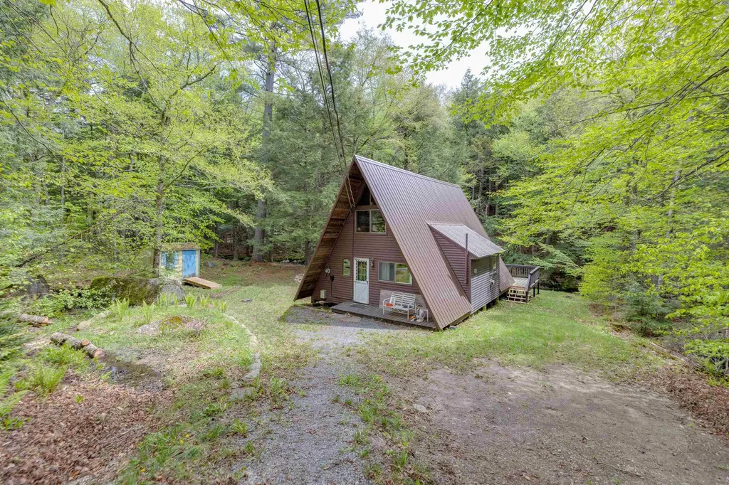 1808 Stinson Lake Road Rumney NH 03266