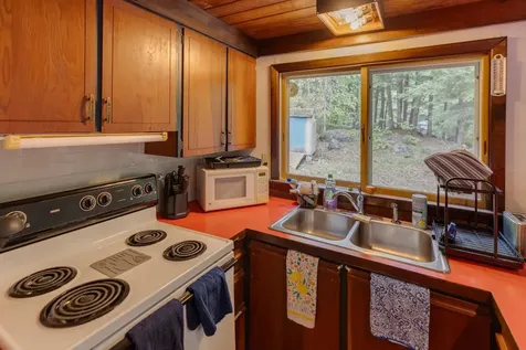 1808 Stinson Lake Road Rumney NH 03266