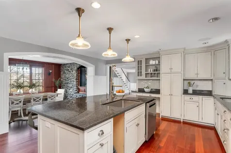 21/25 Winecellar Road Durham NH 03824