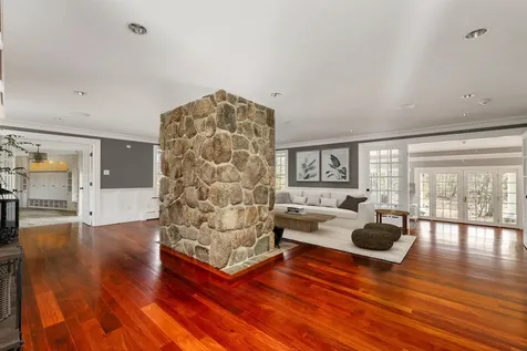 21/25 Winecellar Road Durham NH 03824