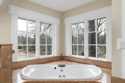 21/25 Winecellar Road Durham NH 03824