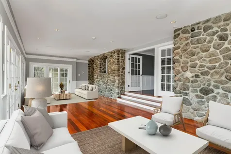 21/25 Winecellar Road Durham NH 03824