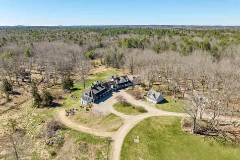 21/25 Winecellar Road Durham NH 03824