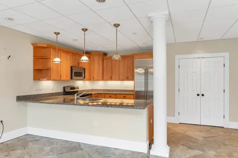21/25 Winecellar Road Durham NH 03824